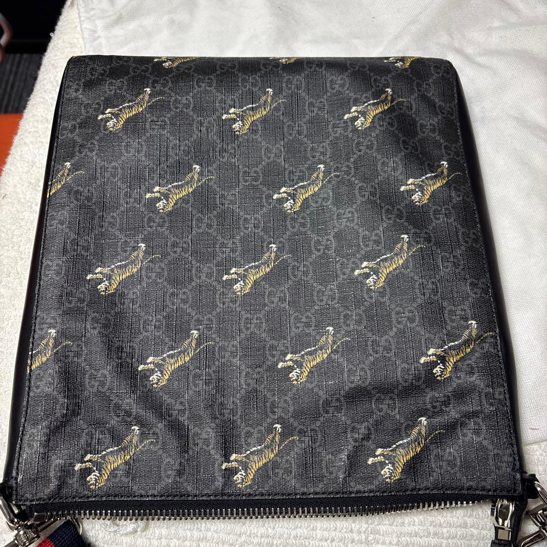 希少GUCCI グッチ ショルダーバッグ GGスプリーム タイガー - メルカリ