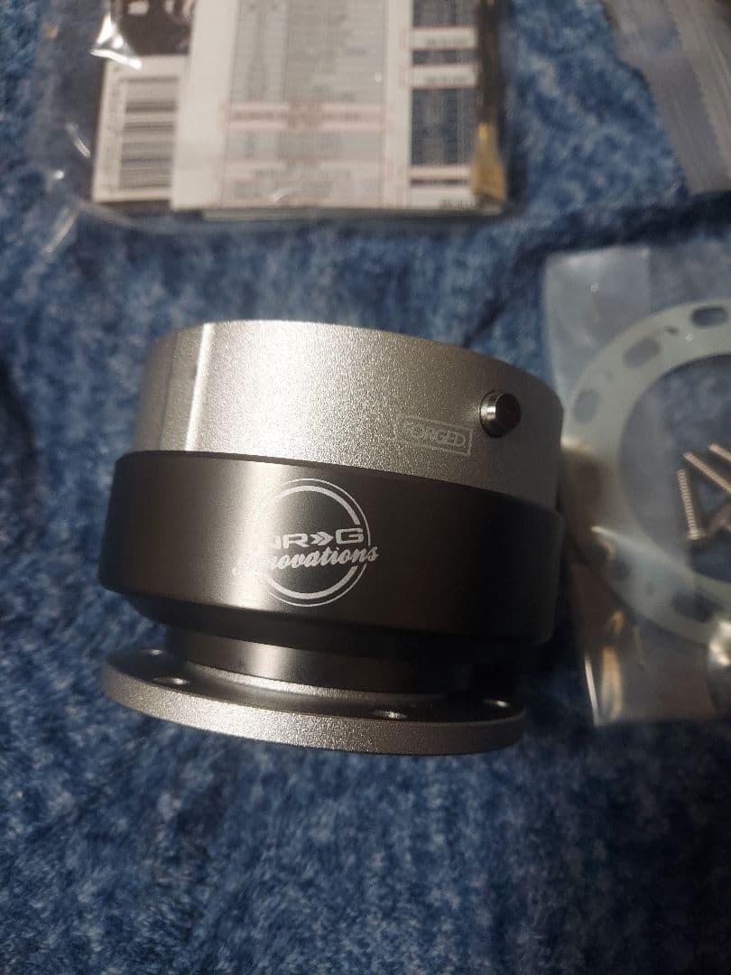 【新品未使用】NRG クイックリリース シルバー レンチン音 クイックリリース NRG ステアリングボス レンチン音あり アメリカ製