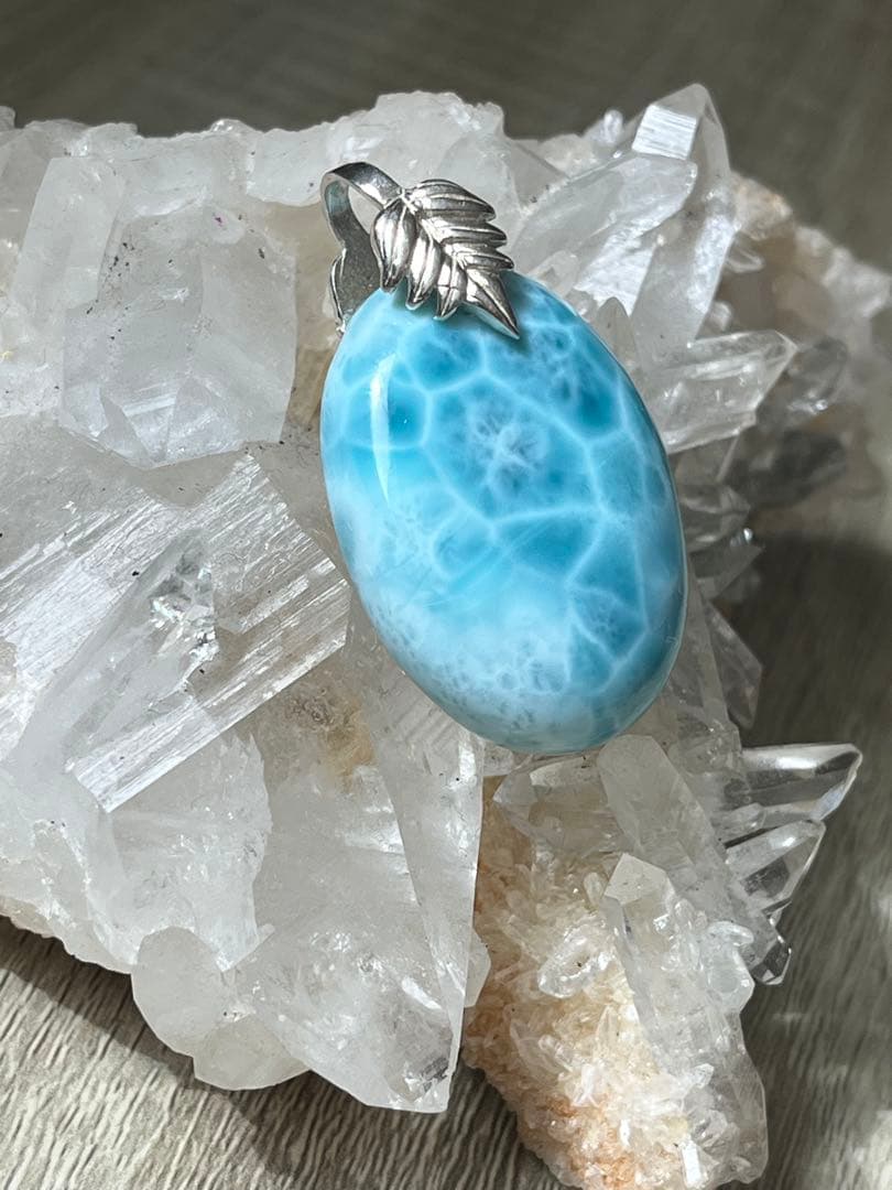 天然石ラリマー☆高品質！オーバル型ペンダントトップ☆リーフ型