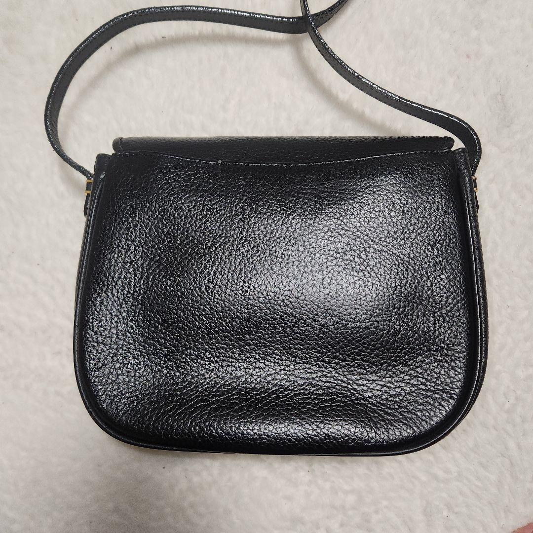 バーバリー ノバチェック シボ革 レザー 黒 斜め掛け ショルダーバッグ