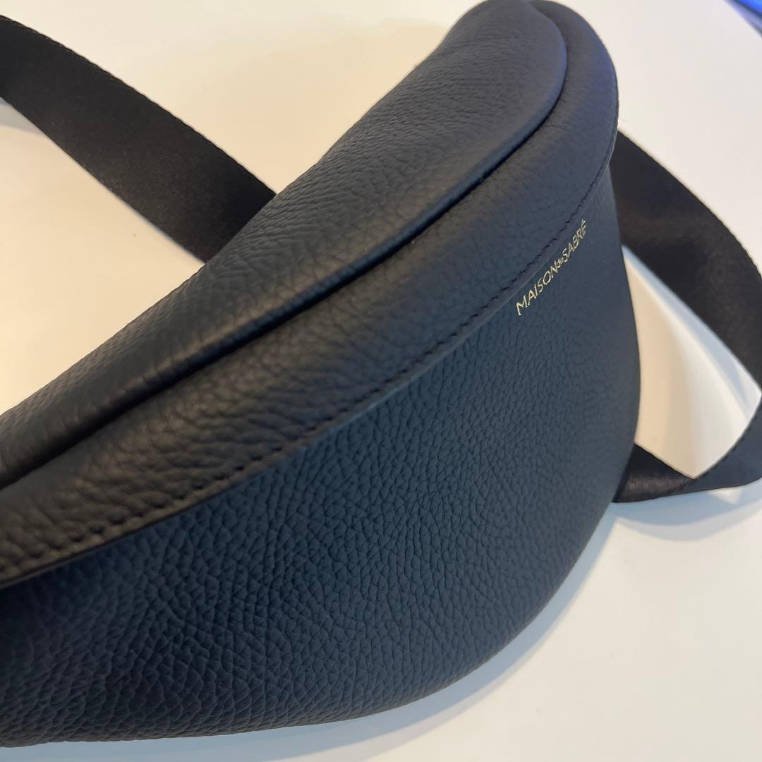ほぼ新品] MAISON de SABRÉ レザー スリングバッグ