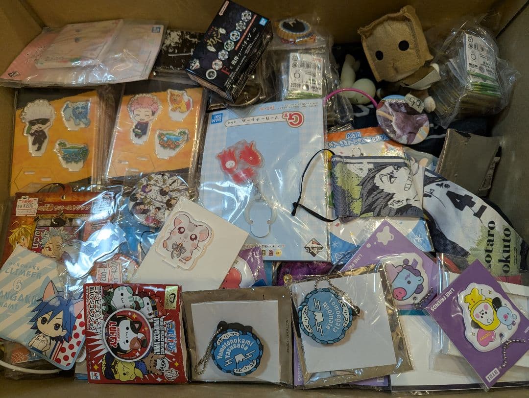 800点以上 ノンジャンル 大量 缶バッジ アクスタ まとめ売り 紙類なし