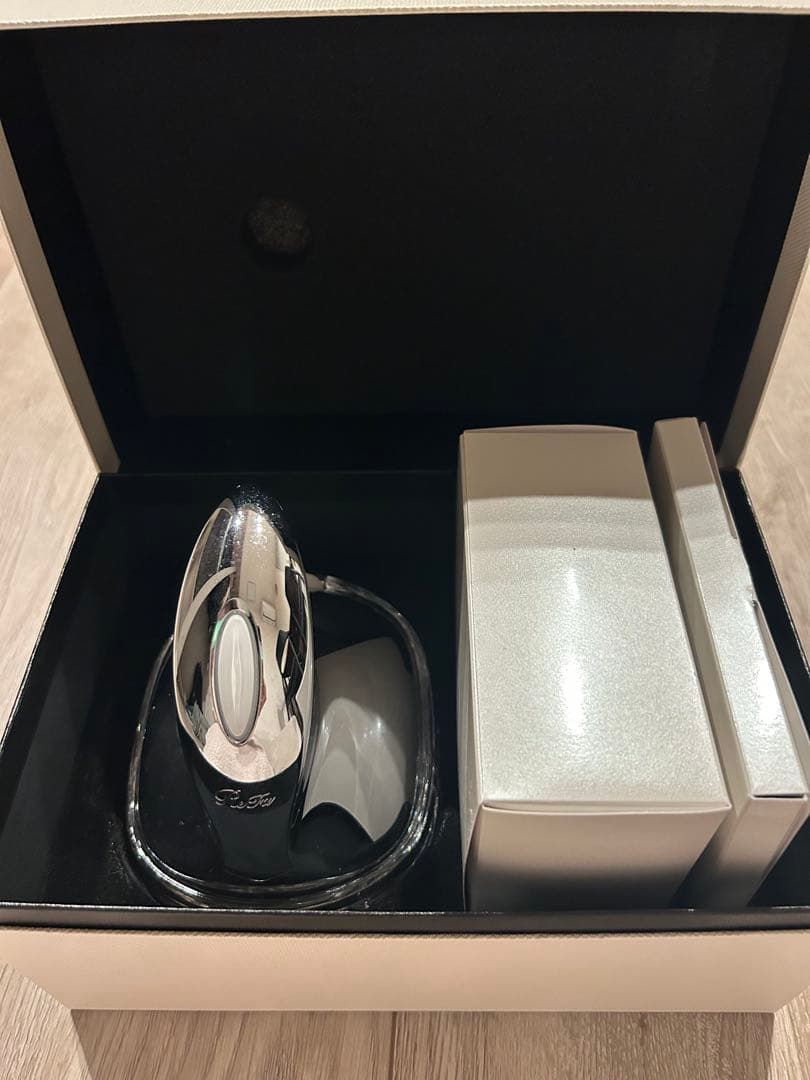 《一度のみ使用》リファグレイス　ヘッドスパ本体と専用ボックス付き