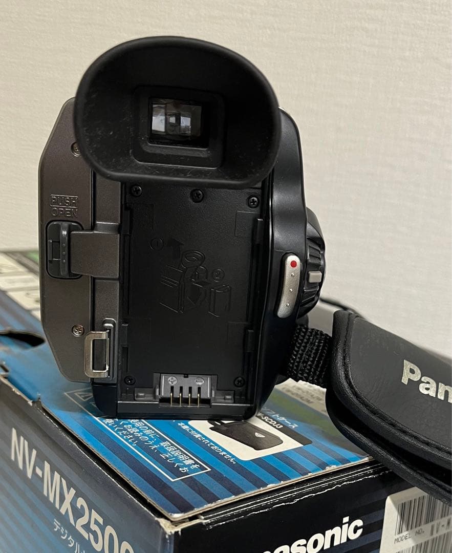 お値引中 パナソニック NV-MX2500 ビデオカメラ+VW-PMX25セット - メルカリ