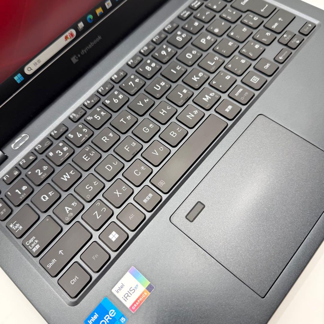 美品 dynabook 11世代i5 16GB SSD256 高速静音 875g - メルカリ