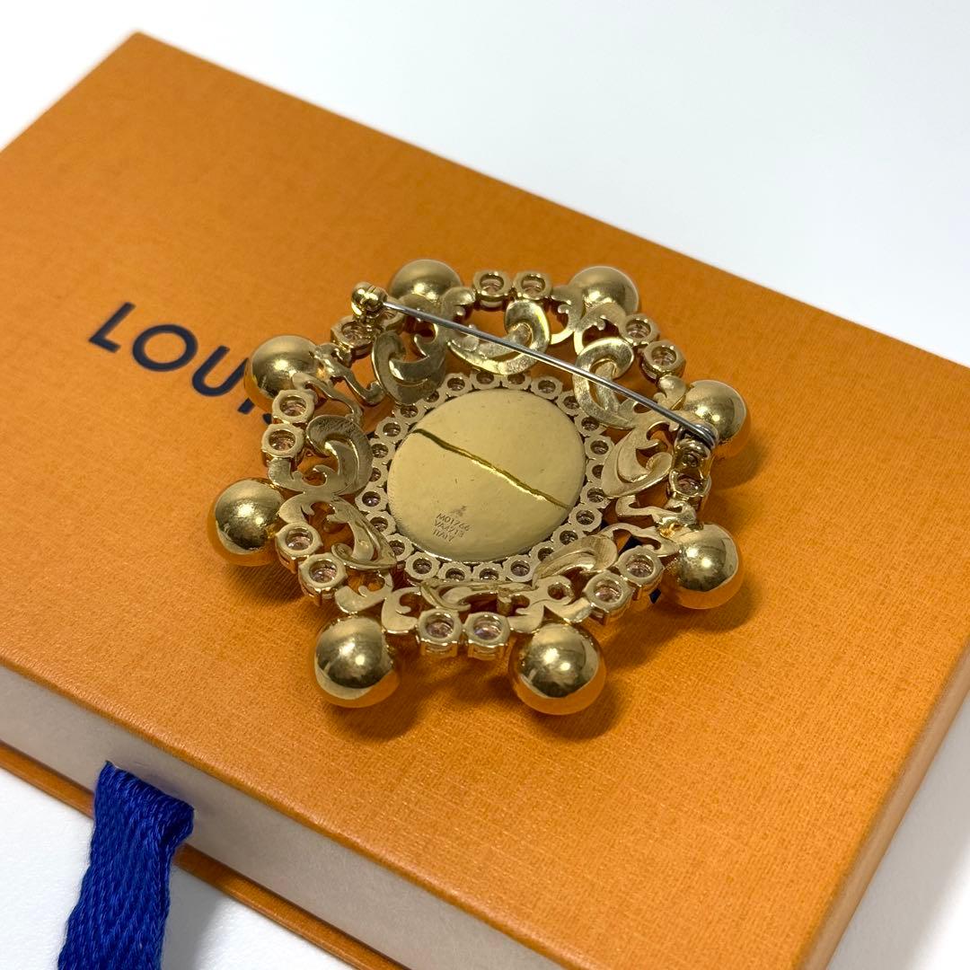 美品 ルイヴィトン LVダイナスティ ブローチ ゴールド パール 新ロゴ