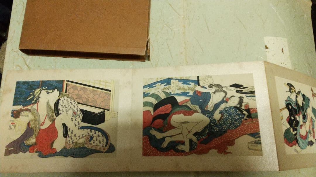 春画 浮世絵 小判 画帳貼り 24枚 枕絵 艶本 袖珍 春画 浮世絵 小判 画帳貼り 24枚 枕絵 艶本 袖珍 - メルカリ
