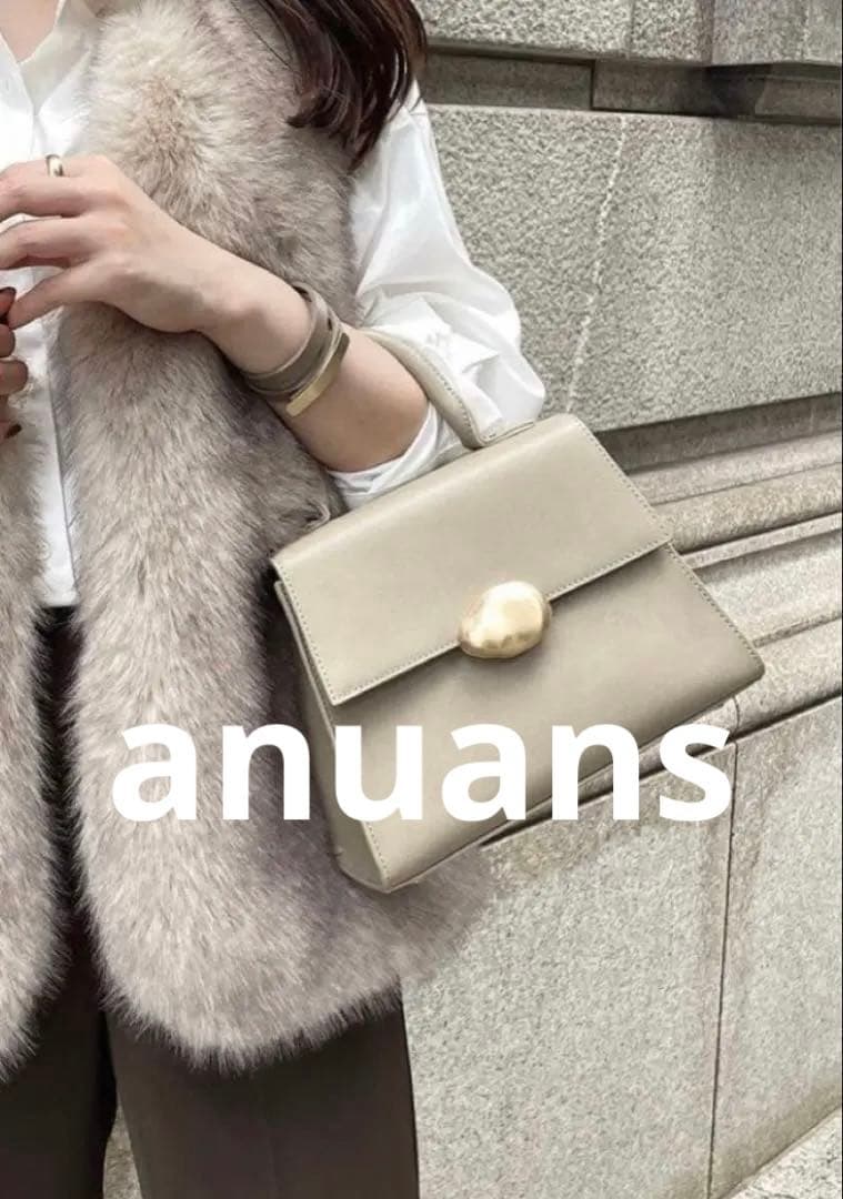 美品】anuans モチーフ付きミニハンドルバッグ ベージュ - メルカリ