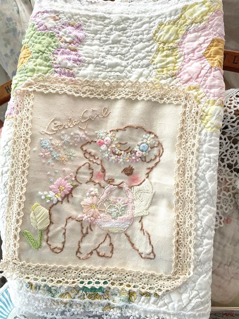 アンティークキルトロング＆ハンドメイド手刺繍ひつじちゃん·͜· ♡の