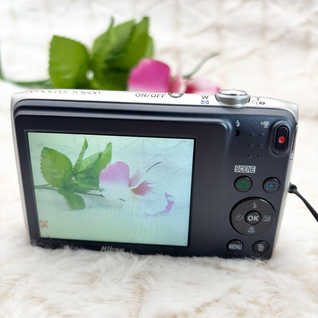 Nikon COOLPIX S3600 シルバー 訳あり - メルカリ