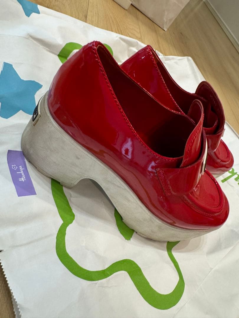 miumiu ローファー RED【あやぽにょ様】 - メルカリ