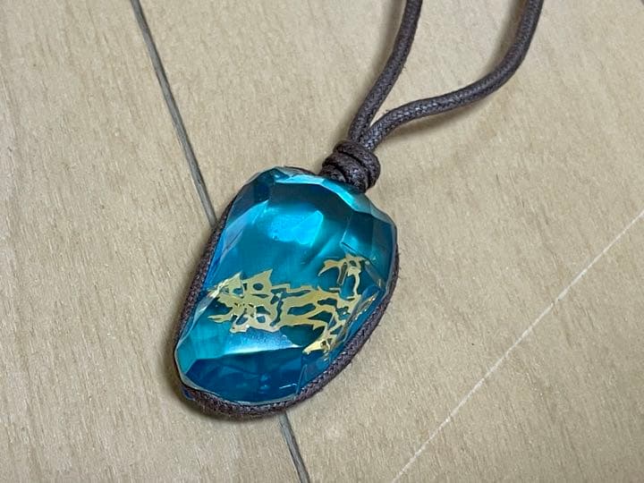 ウルトラマンコスモス 輝石ペンダント - メルカリ