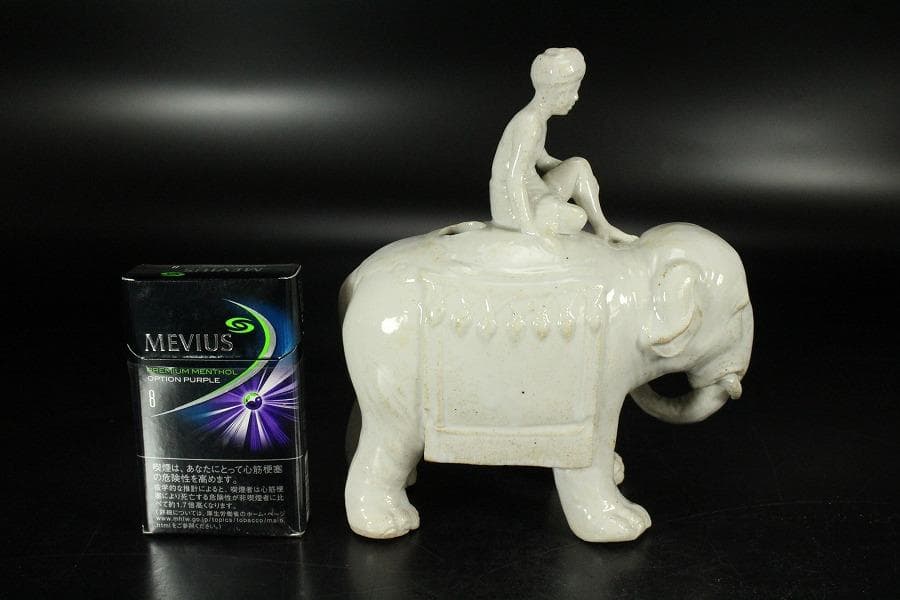 白磁 象乗 置物(K-LC875)