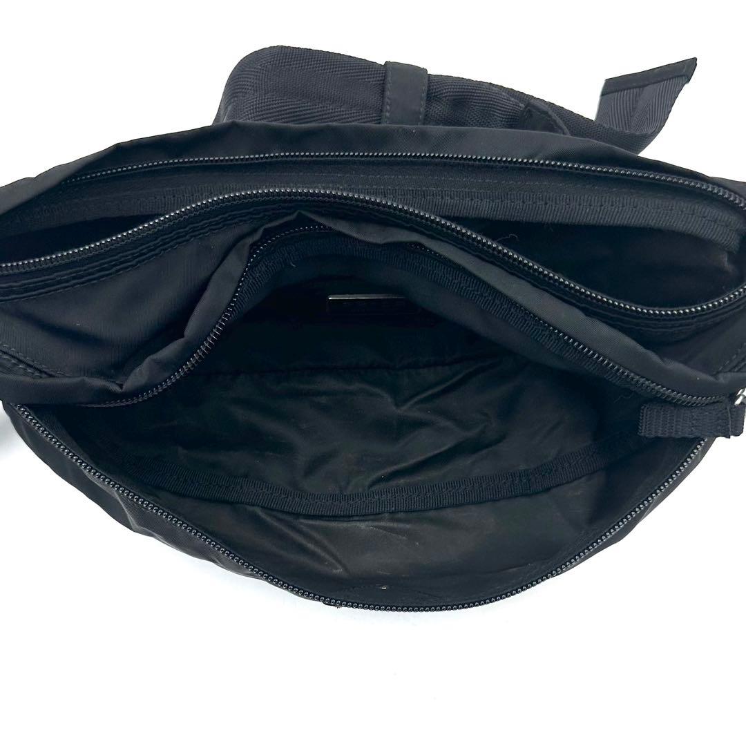 《極美品》ギャランティ付PRADA 三角ロゴ ナイロンクロスボディ ボディバッグ