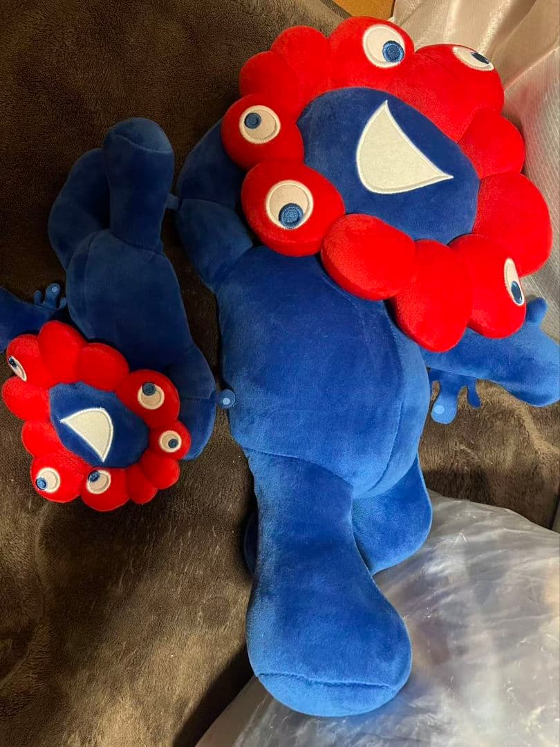 ミャクミャク 寝そべり ぬいぐるみ.万博 EXPO 2等3等セット - メルカリ