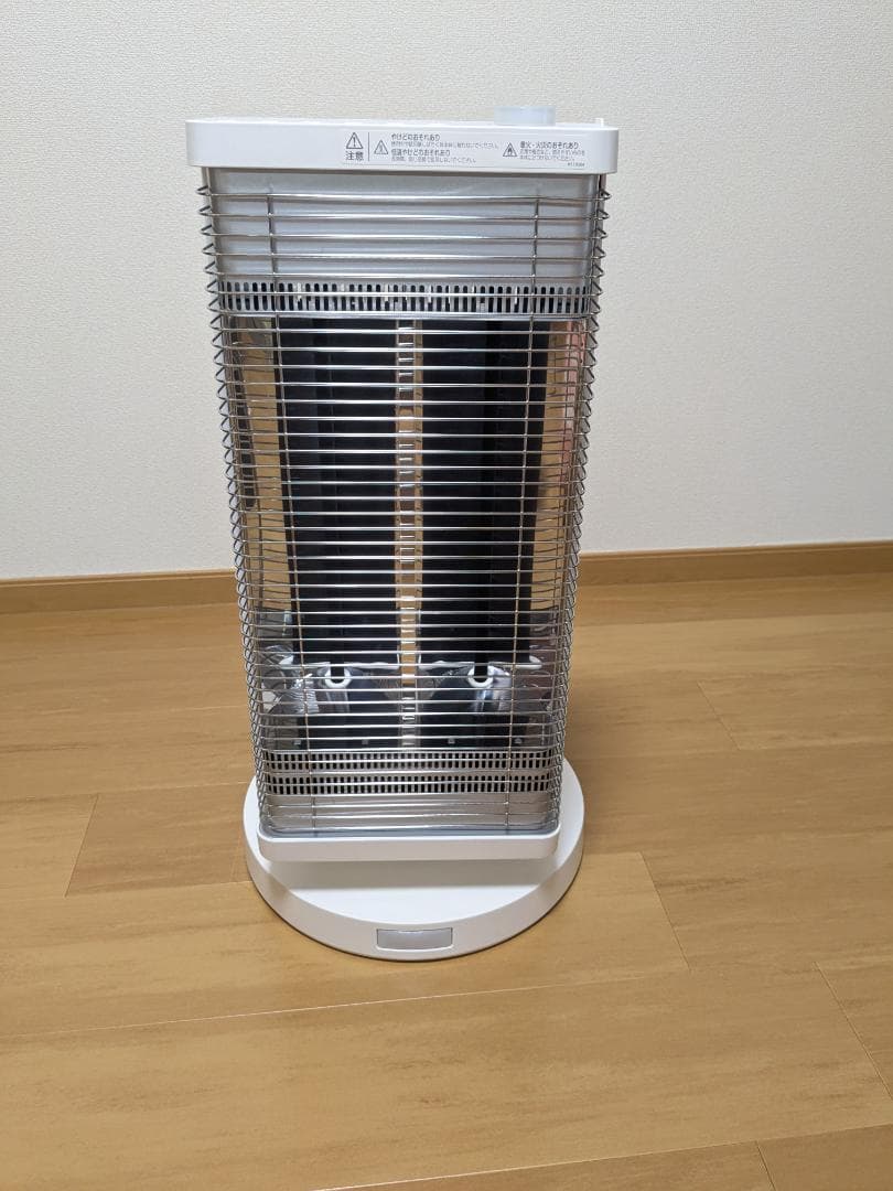 DAIKIN 遠赤外線暖房機　CERAMHEAT ERFT11VS-W ダイキン、モダンなデザインに一新した遠赤外線暖房機「セラムヒート
