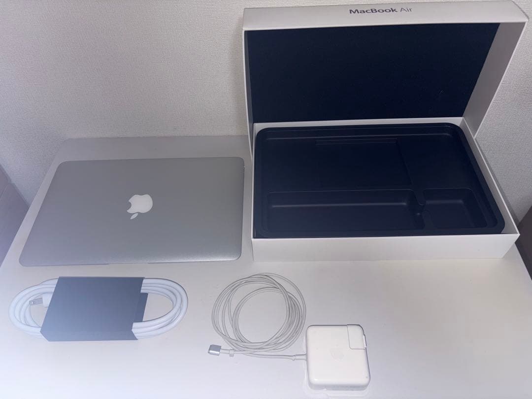 MacBook Air 11 A1465 SSD256 箱充電器付 - メルカリ
