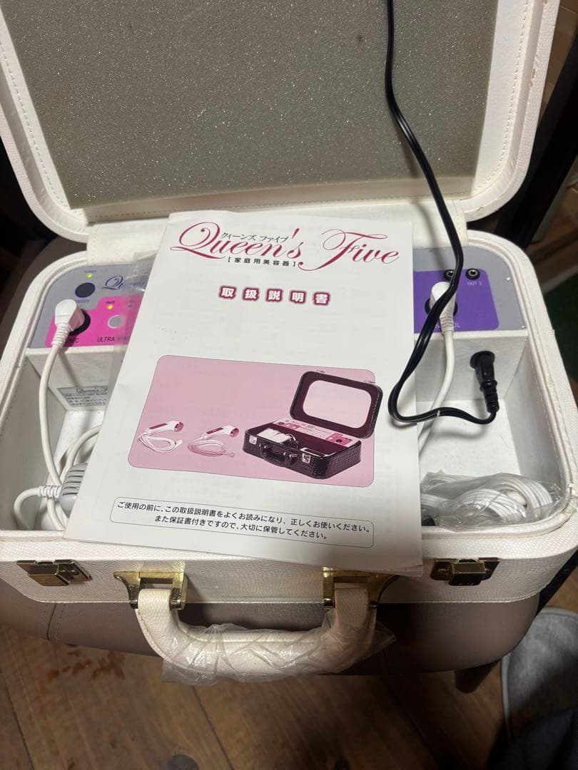 Queen’s Five 美顔器 超音波 イオン導入 ケース付き 2026年最新】クイーンズファイブ 美顔器の人気アイテム - メルカリ