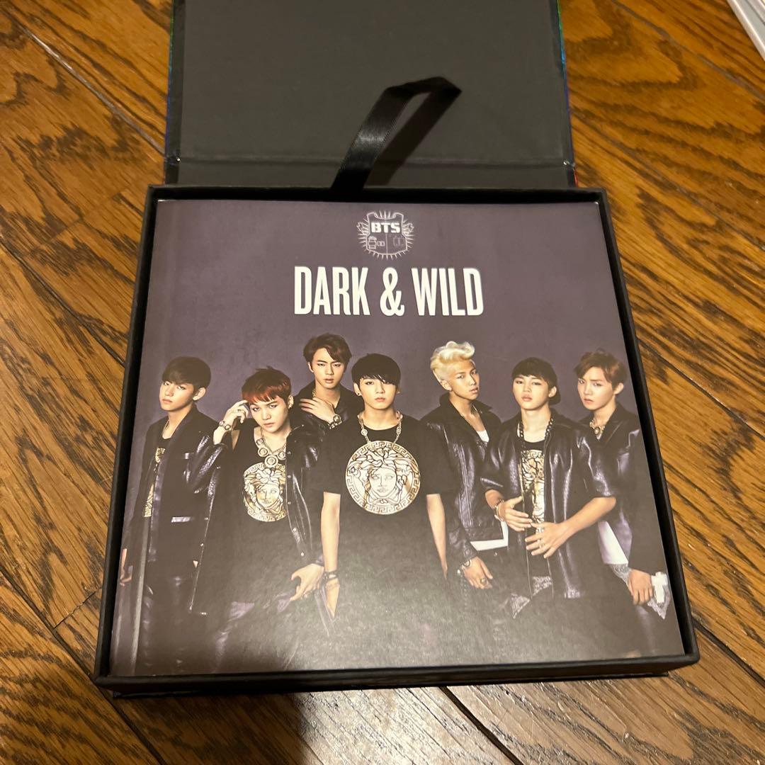 BTS DARK & WILD CD フォトカード付き - メルカリ