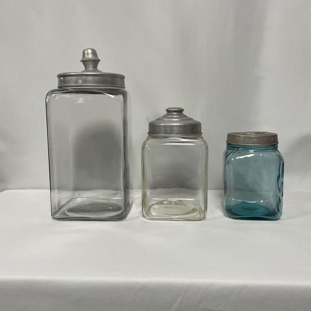 昭和レトロ ブリキ製蓋付きガラス瓶 3個セット 公式】アンティーク家具ラフジュ工房商品詳細ページ昭和レトロ 大・小