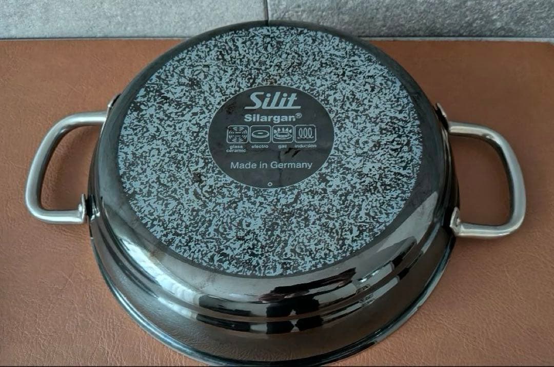 廃盤 希少 シリット Silit サービングパン 24cm 黒 3点セット - メルカリ