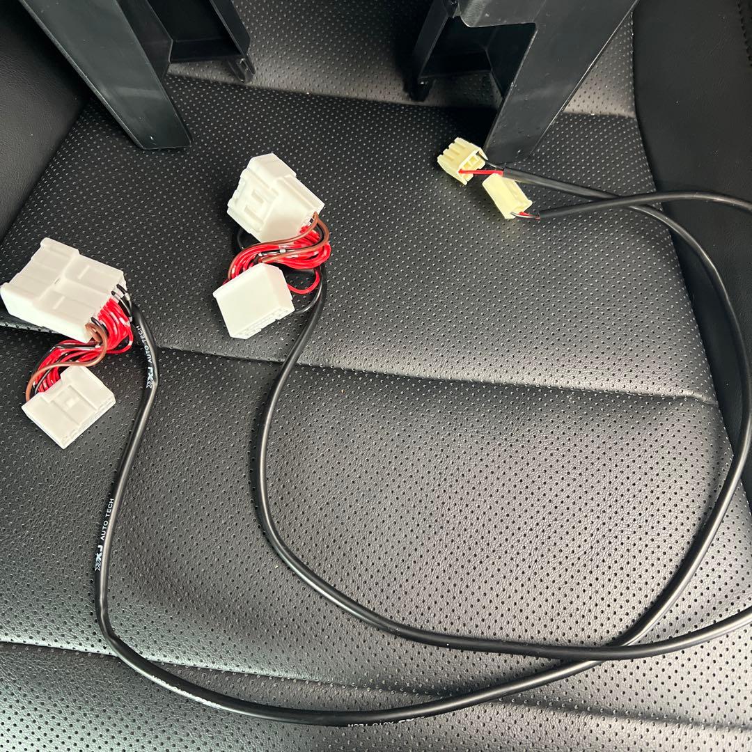 アルファード30 2列目シート用 USBポート付きブラックコンソール