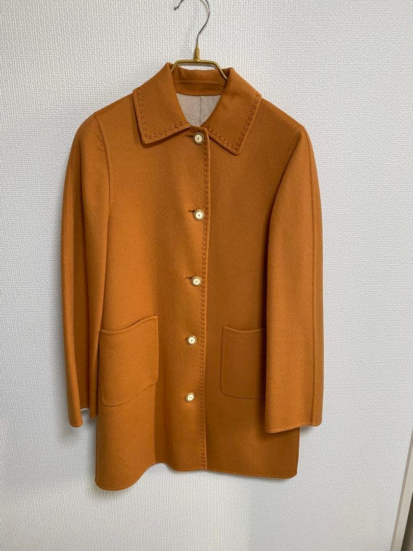 Salvatore Ferragamo オレンジ系 サイズ40 レディースコートの通販