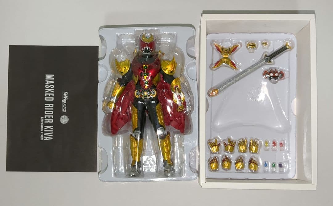 S.H.Figuarts(真骨彫製法) 仮面ライダーキバ エンペラーフォーム