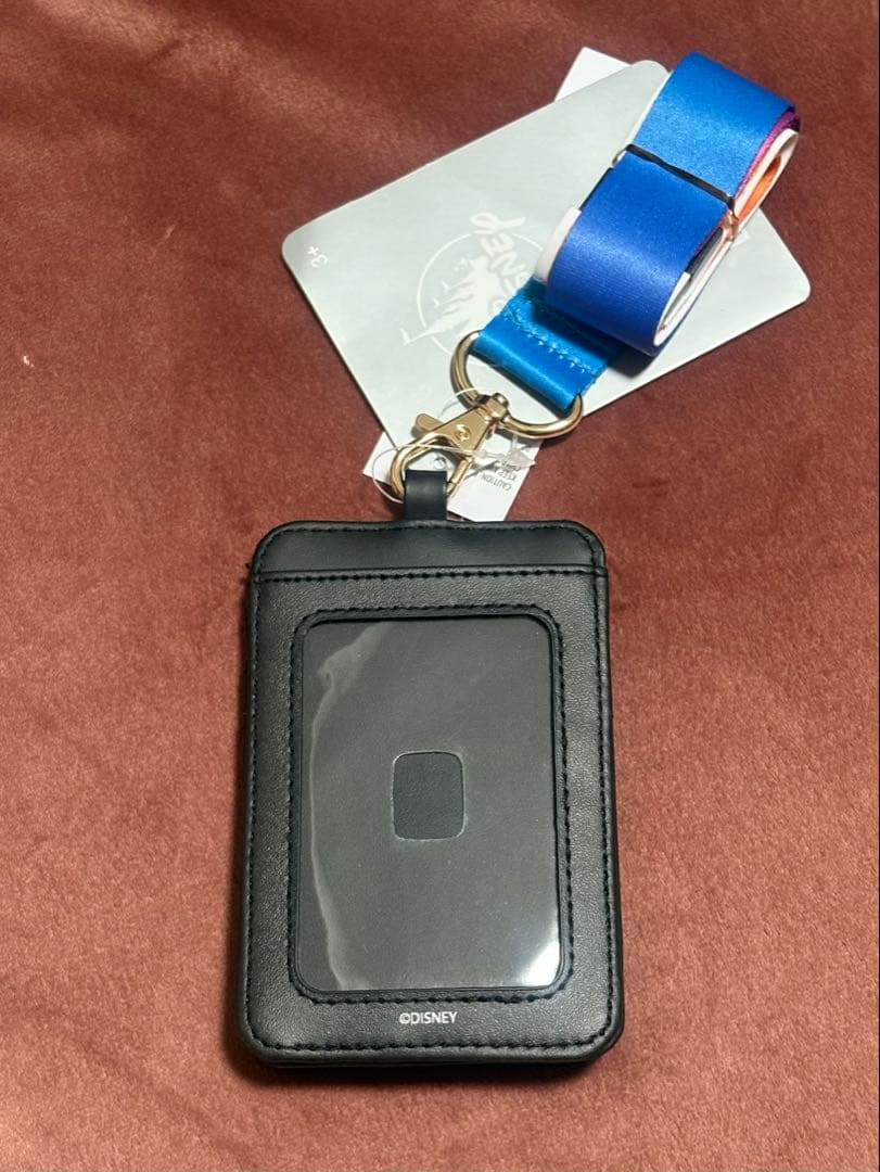 新品未使用】カリフォルニアディズニー70周年 パスケース(ネック