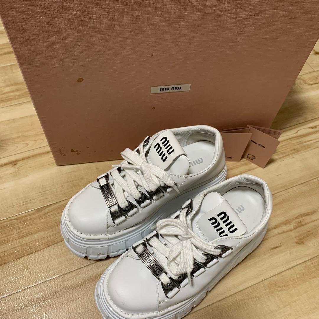 miumiu レザー レースアップ ダービーシューズ スニーカー 厚底 鑑定