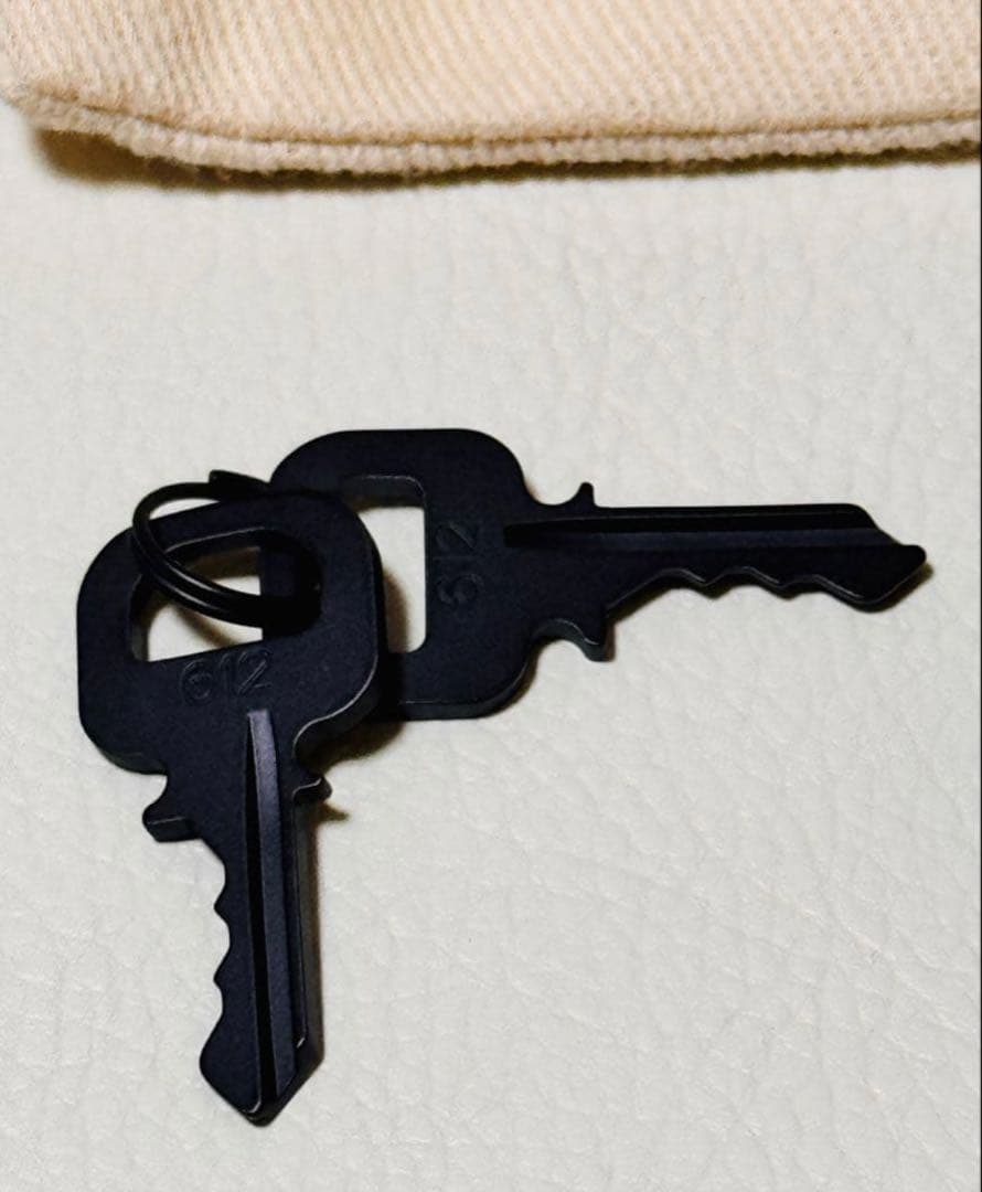 ノ*リ様 LOUIS VUITTON ルイ ヴィトン カデナ 鍵 南京錠 マット - メルカリ