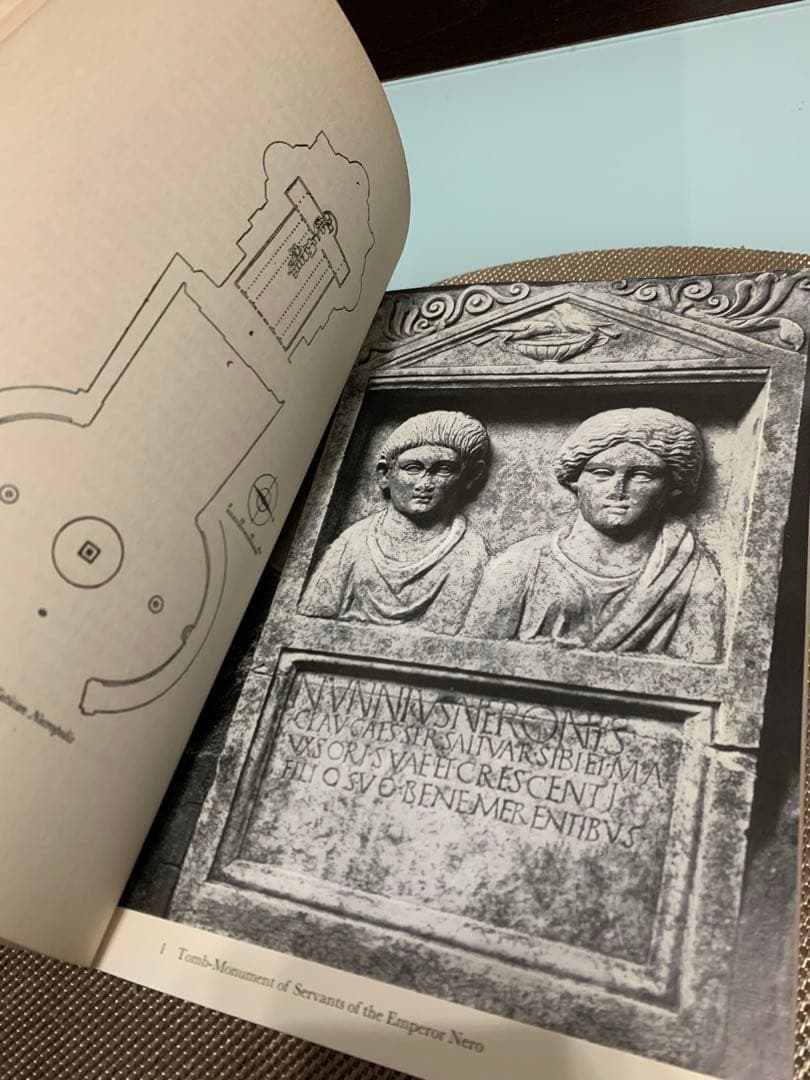 希少 The Tombs of St. Peter & St. Paul