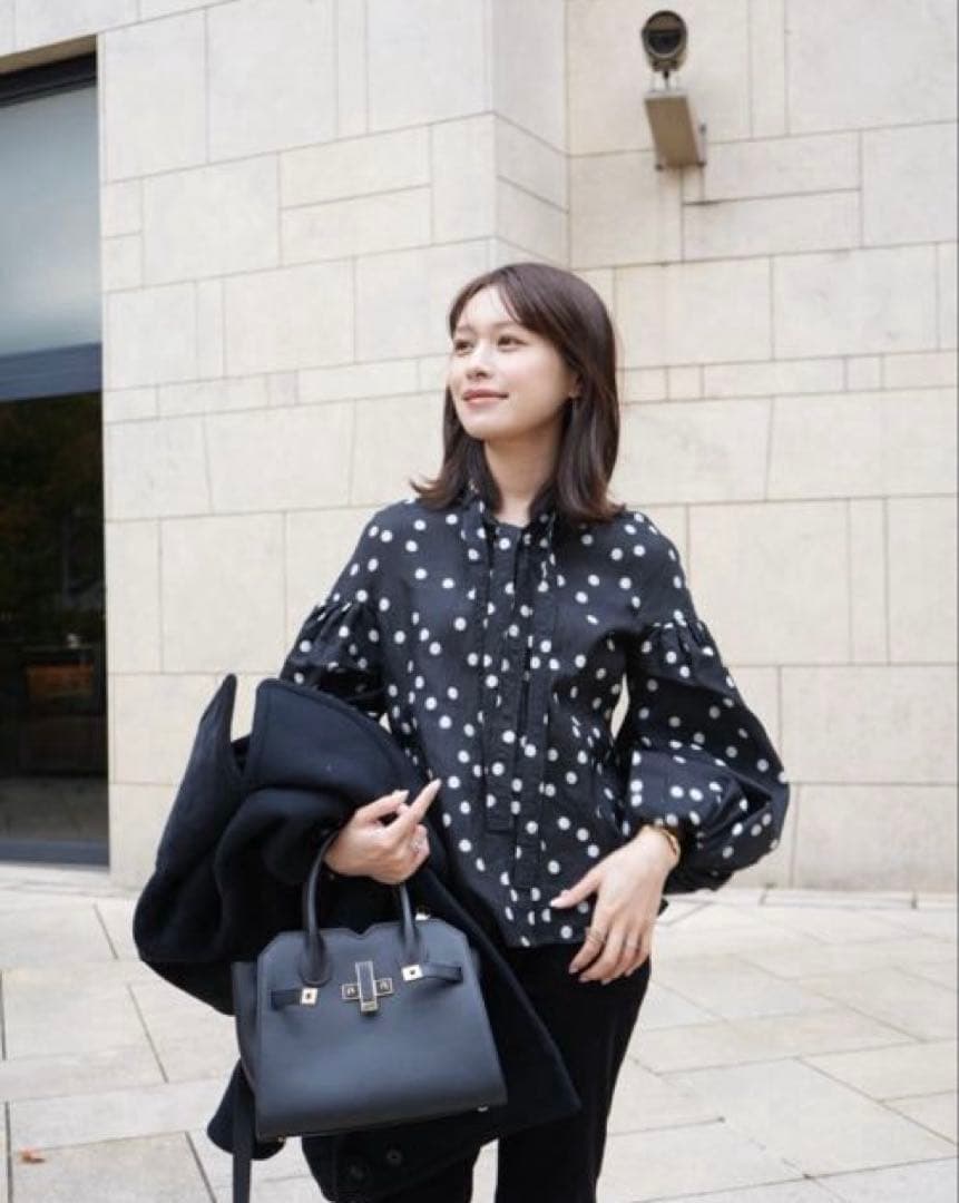 ローブブラン Sheer Polka Dot Ribbon Blouse - メルカリ