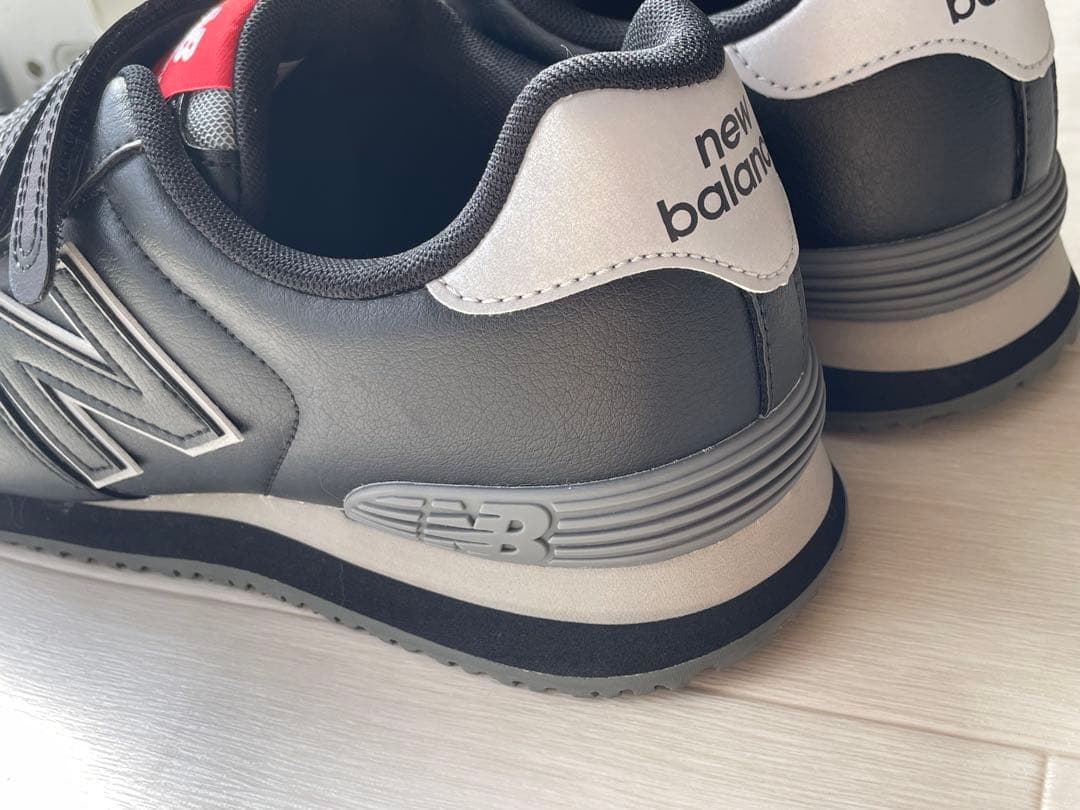 【新品】 安全靴　ニューバランス 24.5cm マジックテープ 黒