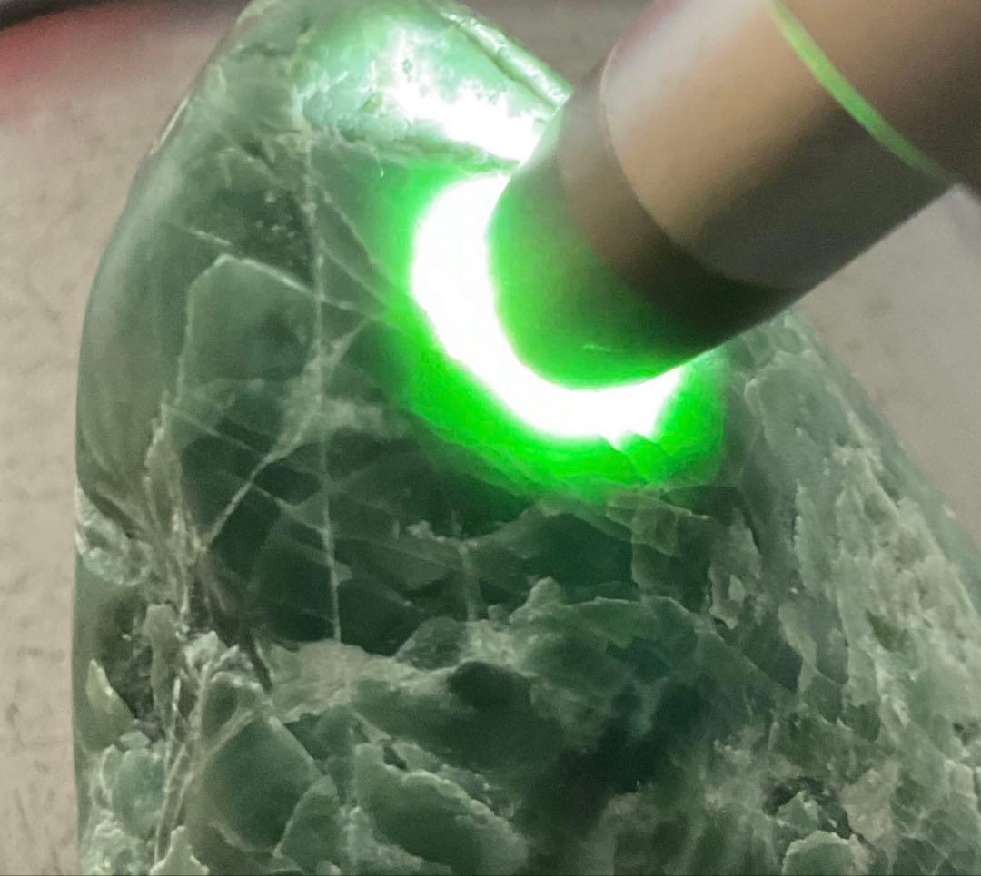 濃緑色 糸魚川翡翠173g ヒスイ ひすい オンファス輝石 今日のヒスイと