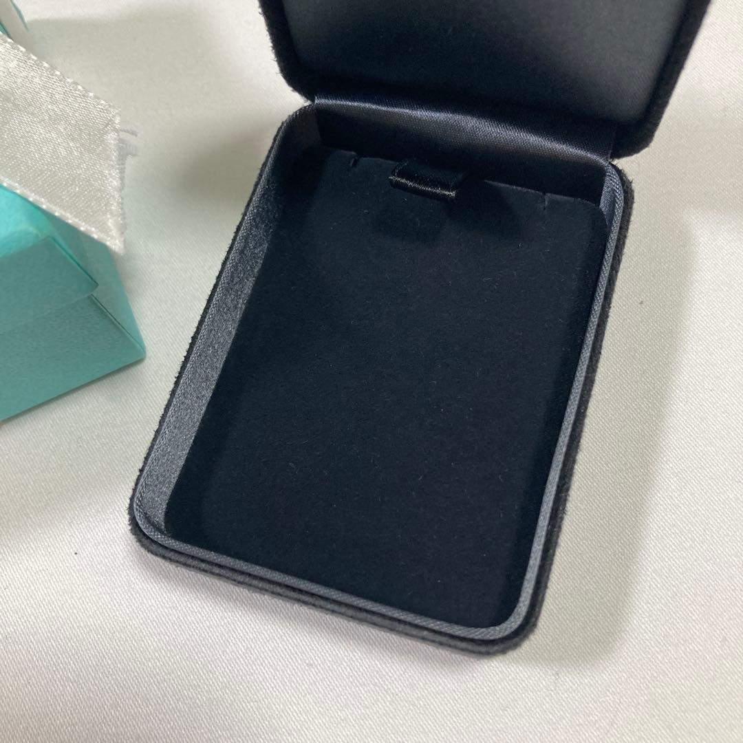 美品 ティファニー ネックレスケース 空箱 リボン付き - メルカリ