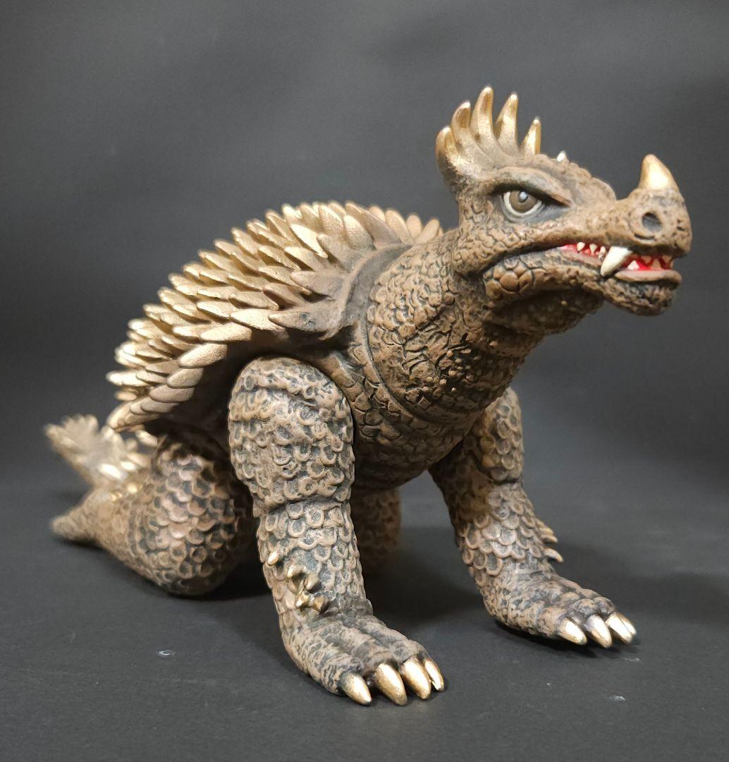 ゴジラ怪獣ソフビ アンギラス1972 リペイント完成品 - メルカリ