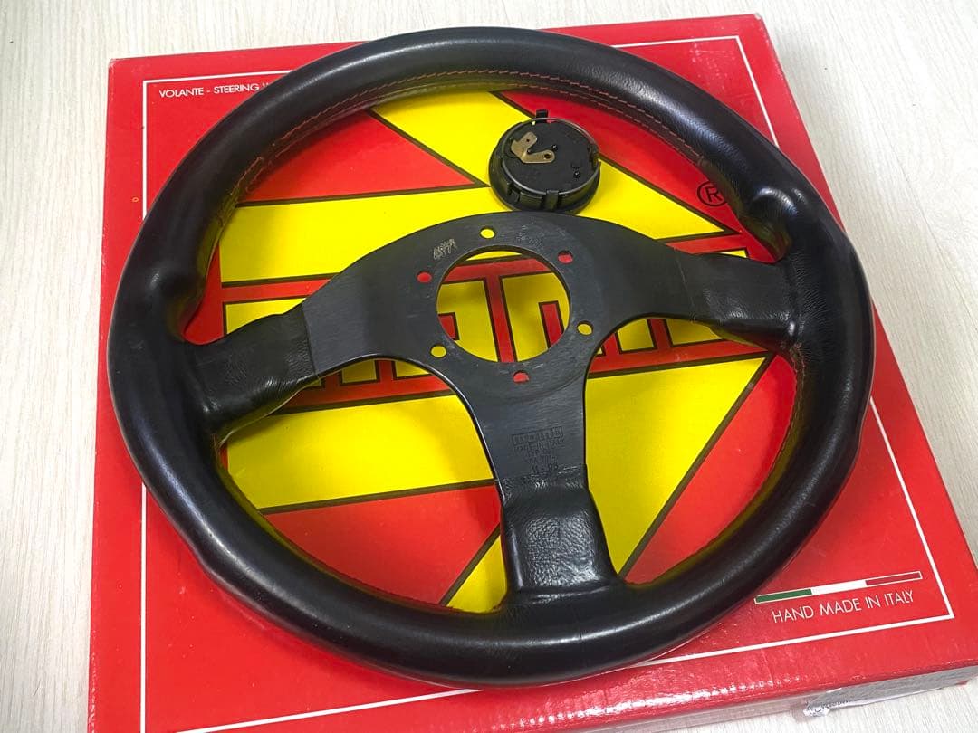 MOMO CORSE 320mm レザーステアリング 即決大歓迎 - メルカリ