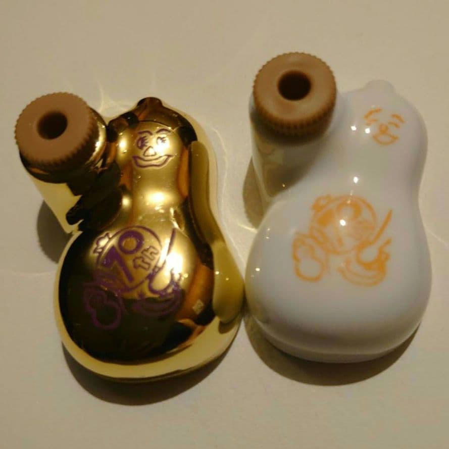 【崎陽軒　70周年記念ひょうちゃん２個セット(金&白)】 崎陽軒、誕生70周年記念「ひょうちゃん」 シウマイに - 日本経済新聞