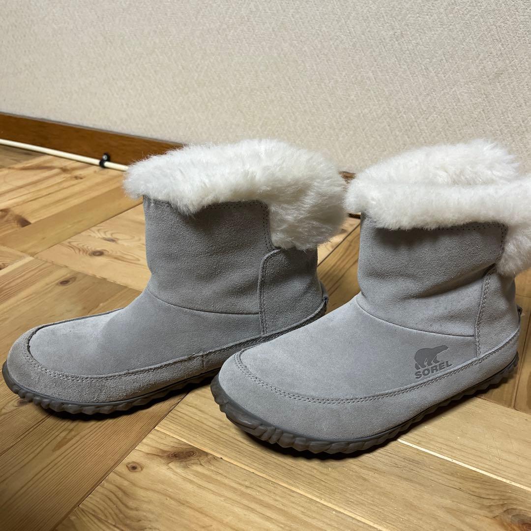 SOREL グレー ムートンブーツ ファー付き - メルカリ