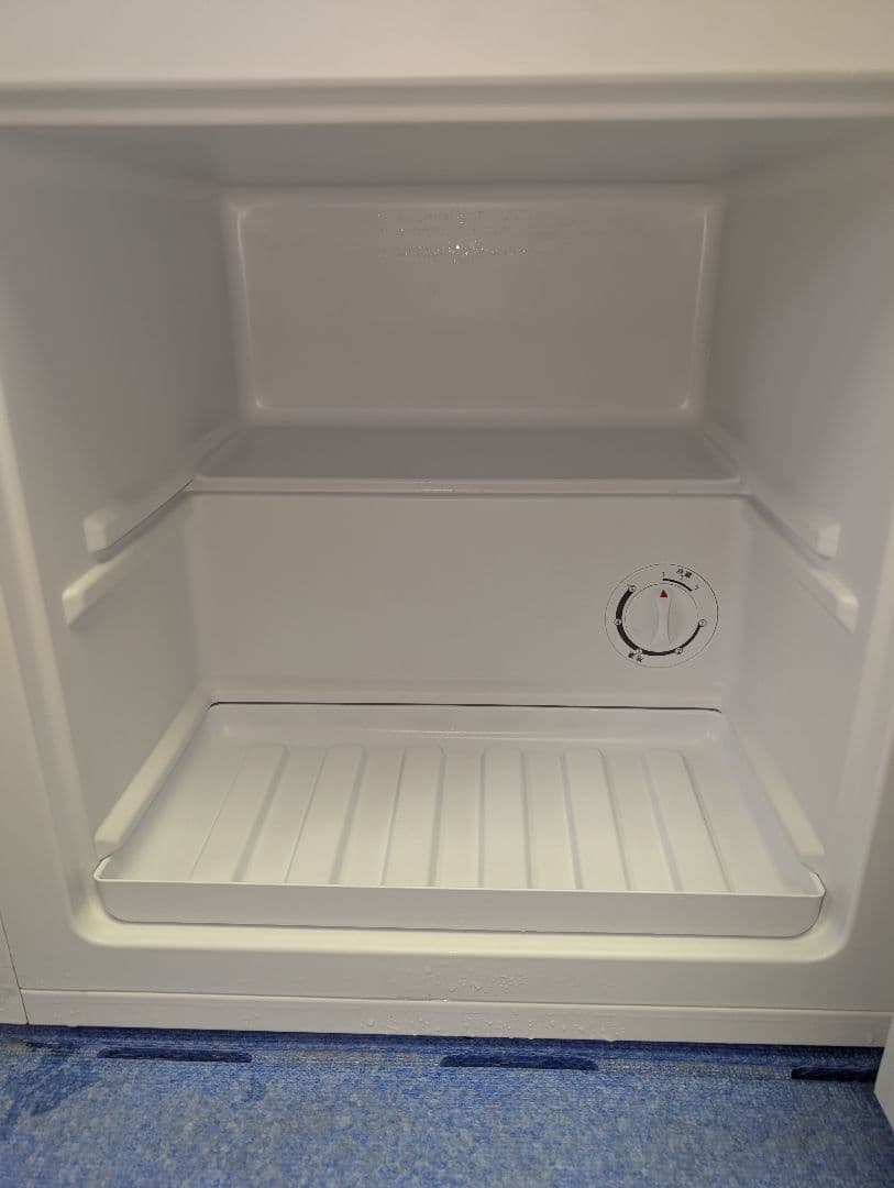 中古美品24年製冷凍庫FZ03A-31WT※一部地域配送設置無料《中段棚無し》