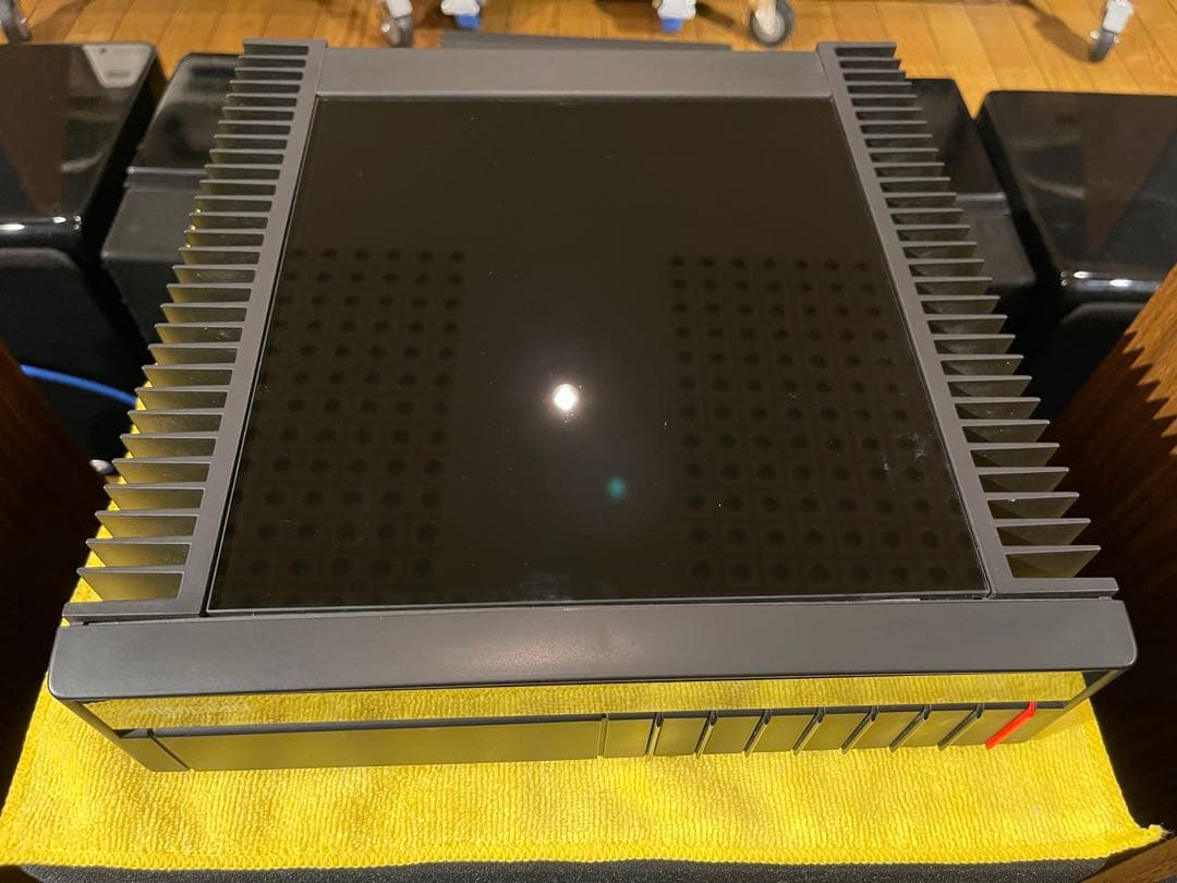 MERIDIAN 551 プリメインアンプ【AXISS 正規輸入品 100V】 - メルカリ