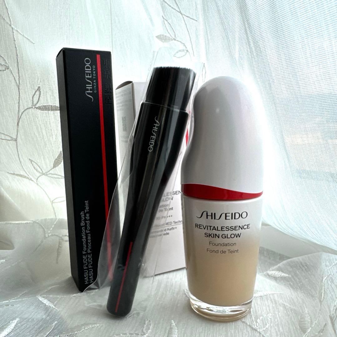 【SHISEIDO】ファンデ＆ブラシセット 1/8(木)以降 順次発送予定】ブラシポーチキット(エッセンス スキン