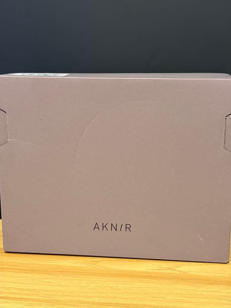 AKNIR シャンプー&トリートメント ブラシセット ギフトボックス仕様 Amazon | AKNIR アクニー ヘア シャンプー トリートメント セット +