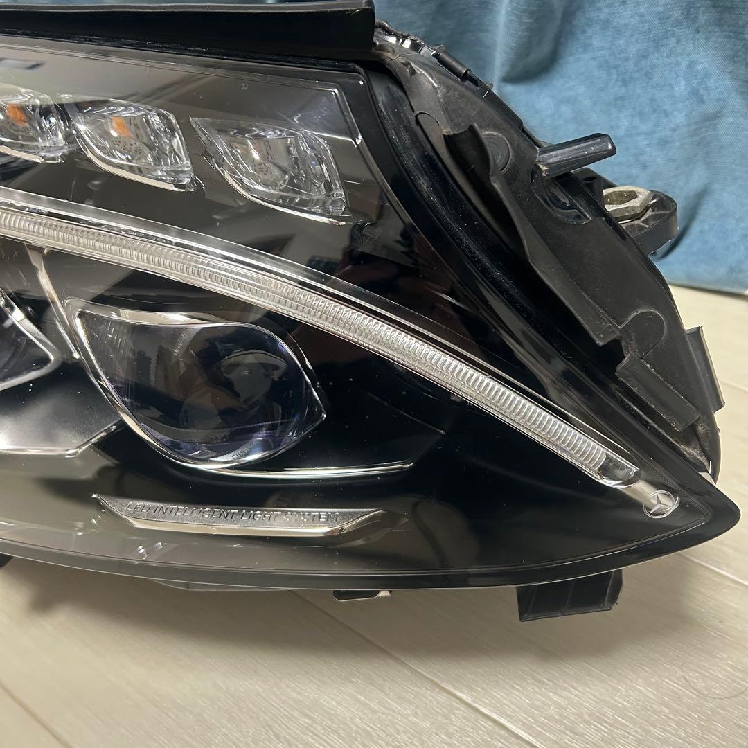 極美品中古パーツ]メルセデスベンツ w205 前期Cクラス 右ヘッドライト