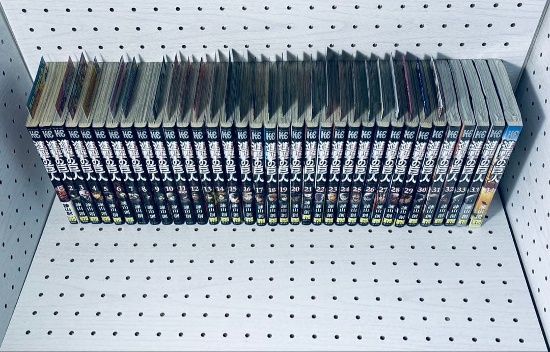 全巻初版！進撃の巨人 1 ~ 34巻完結セット 帯☆チラシ付き - メルカリ