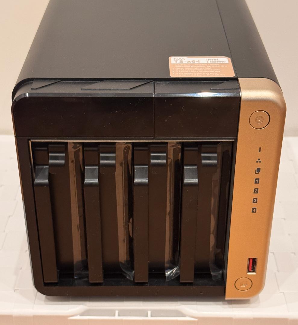 QNAP TS-464 4ベイNAS 16GB HDMI 2.5GbE