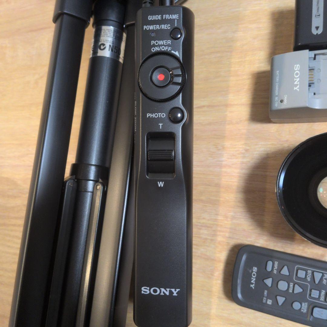 Sony Handycam HDR-CX500 本体 ワイドレンズ 三脚 HDR-CX500 三脚 本体