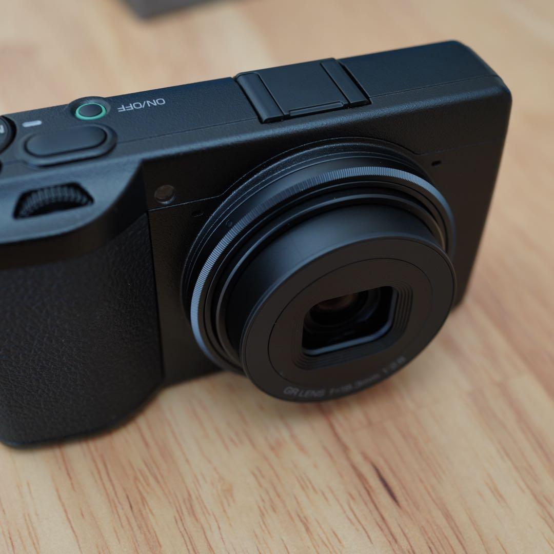 ほぼ未使用 RICOH GR IV コンパクトデジタルカメラ レンズアダプタ付き