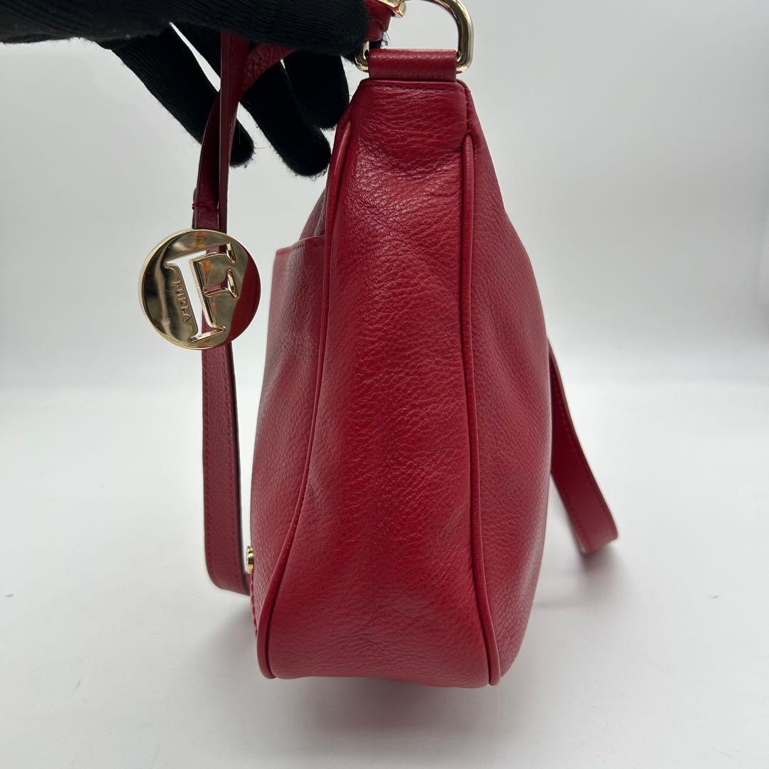 極美品 FURLA フルラ ショルダーバッグ オールレザー 赤 ロゴ 斜め掛け